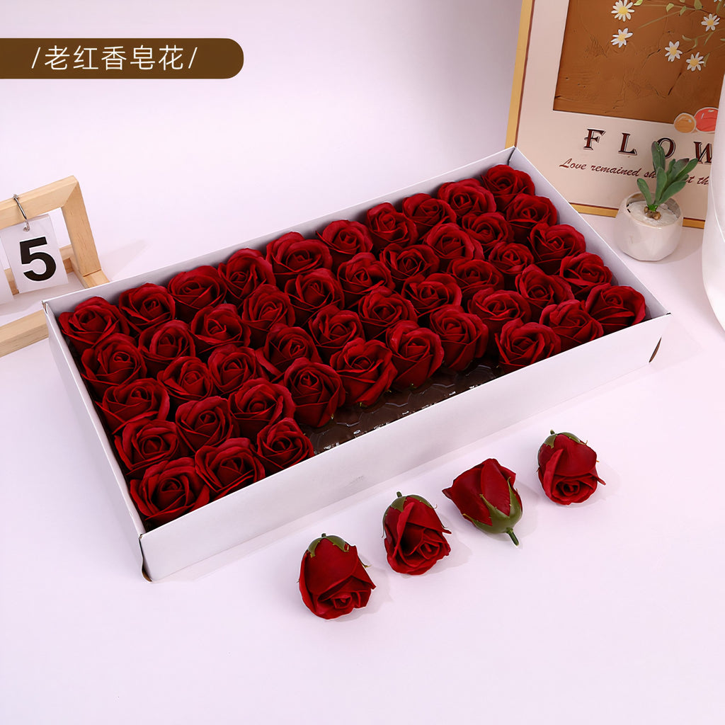 Trandafiri Parfumati 50/set din Sapun, Floarea 7x5cm, Cutia 45x23cm