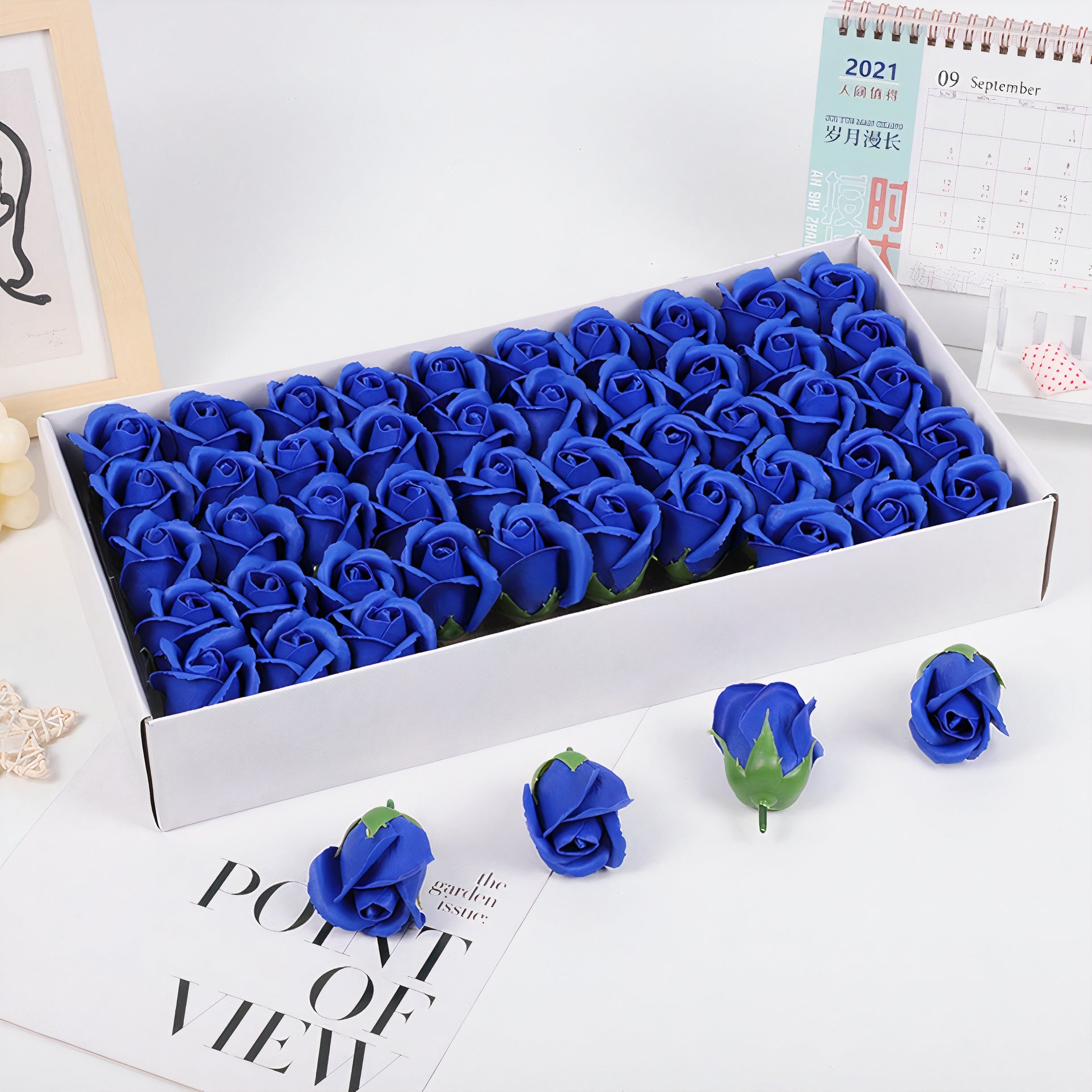 Trandafiri Parfumati 50/set din Sapun, Floarea 7x5cm, Cutia 45x23cm